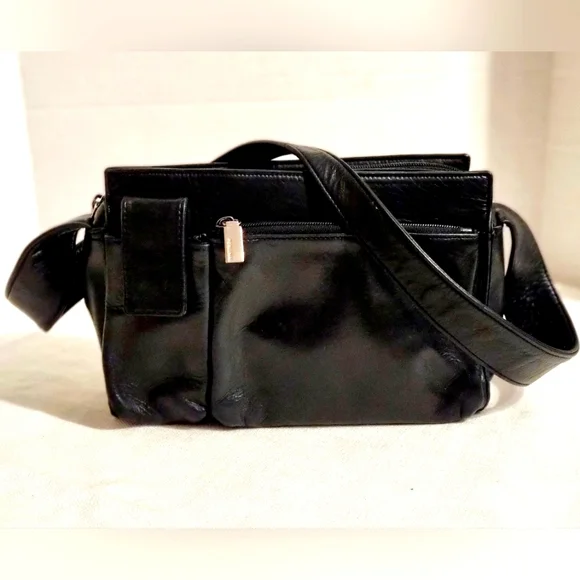 Beautiful Vintage Perlina Leather Black Shoulder Purse Medium Sized Handbag